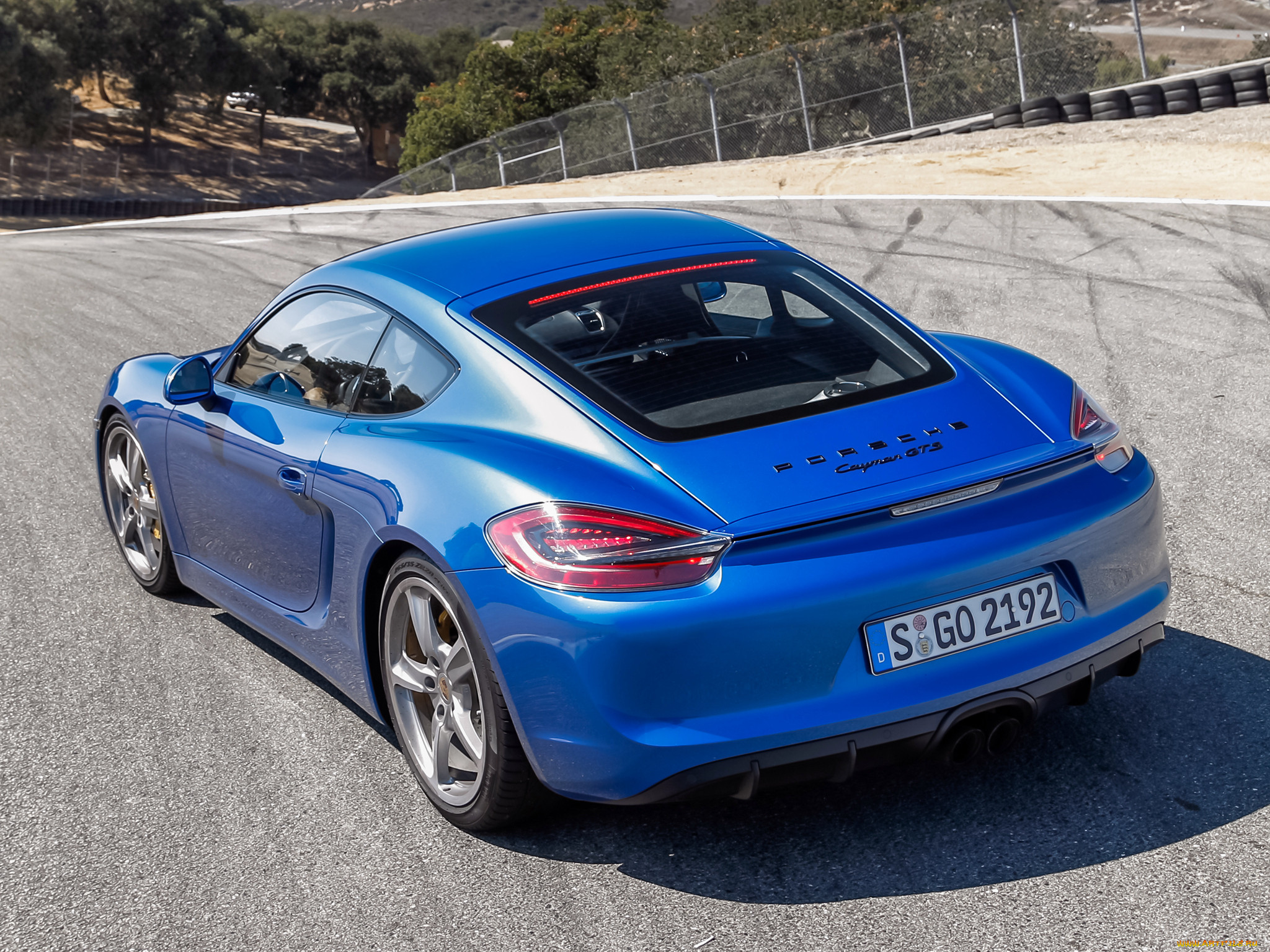 Машина Porsche Cayman GTS